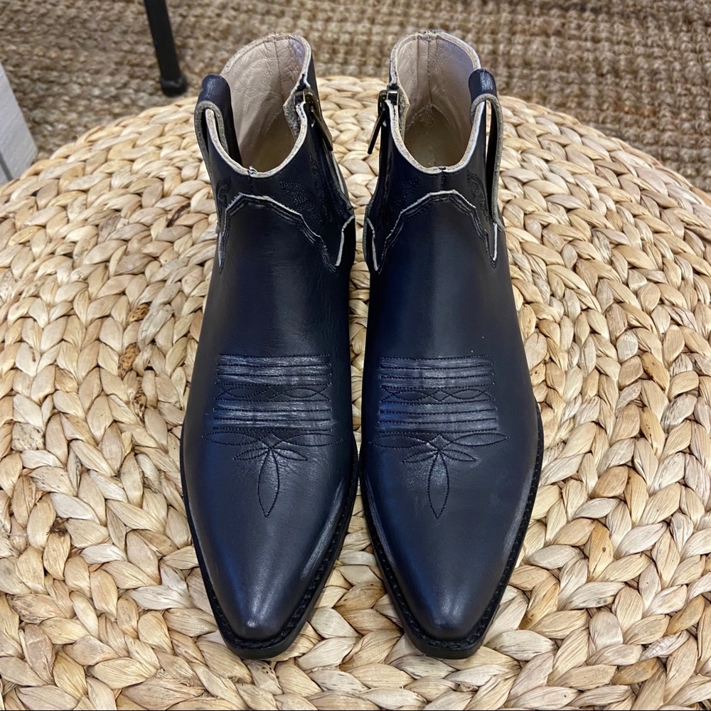 Anine Bing Axel ankle boots